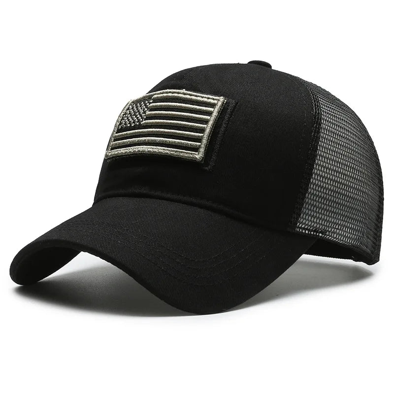 Zwarte Baseball Cap met Ademend Mesh Achterkant en Geborduurde Amerikaanse Vlag Patch voor Comfort en Stijl