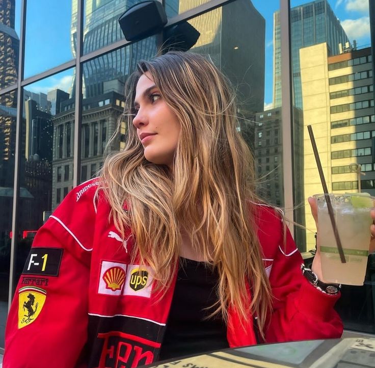 Vintage Ferrari Racer Jack voor Unisex met Sportieve Stijl en Duurzame Materialen voor Avontuurlijke Look