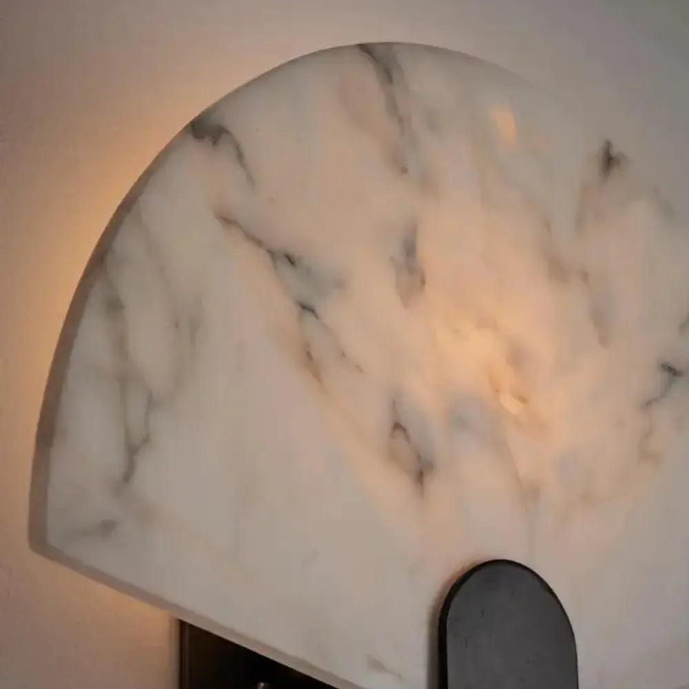 Marble Flame Wandlamp – Elegant Licht met Scandinavische Uitstraling