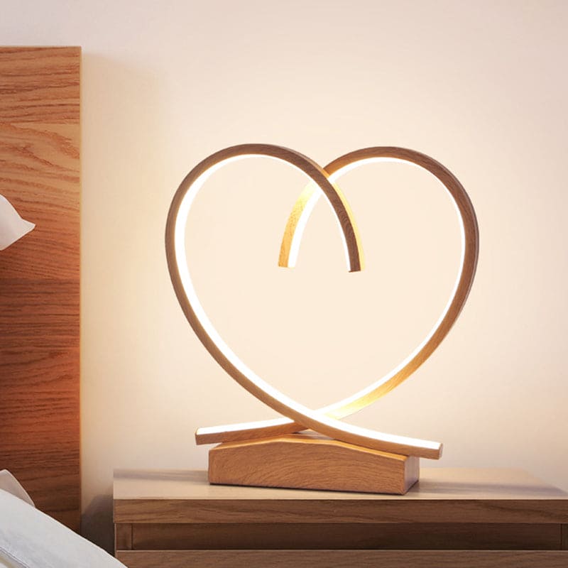 TimberLove – Houten LED Nachtkastje met Hart Accenten