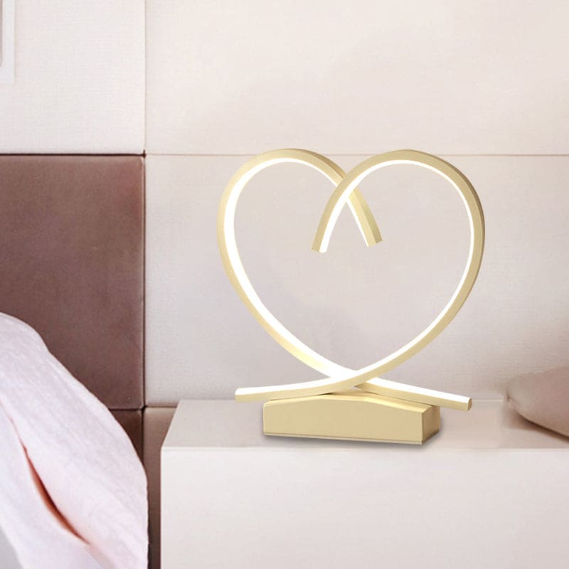 TimberLove – Houten LED Nachtkastje met Hart Accenten