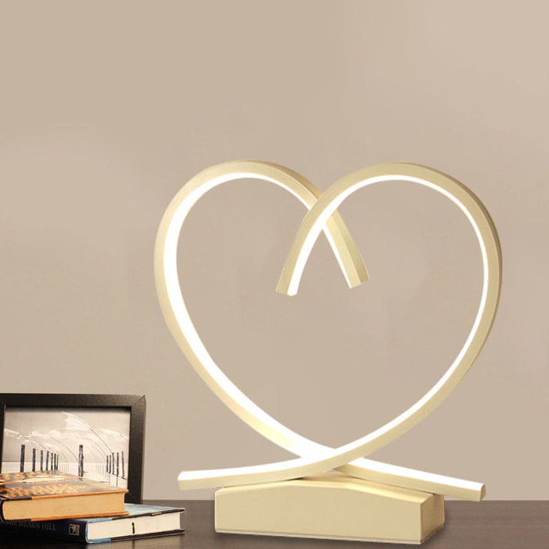 TimberLove – Houten LED Nachtkastje met Hart Accenten