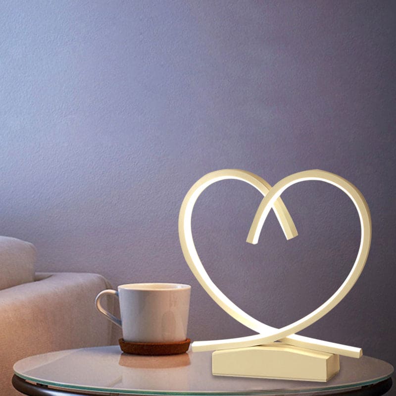 TimberLove – Houten LED Nachtkastje met Hart Accenten