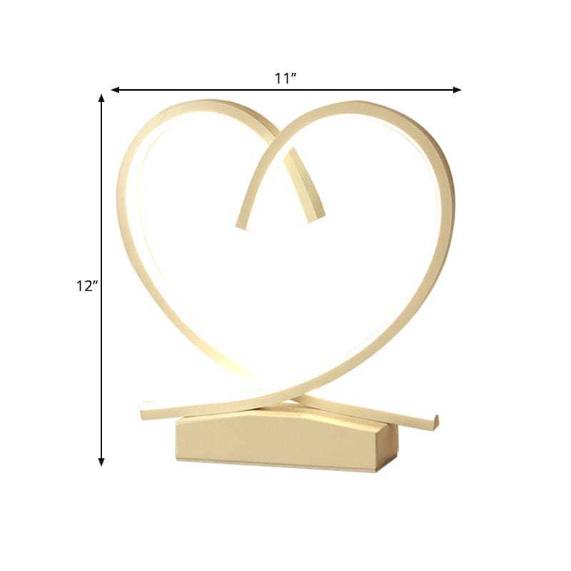 TimberLove – Houten LED Nachtkastje met Hart Accenten