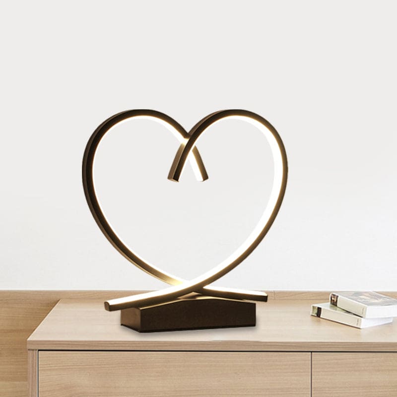 TimberLove – Houten LED Nachtkastje met Hart Accenten