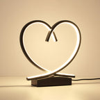TimberLove – Houten LED Nachtkastje met Hart Accenten