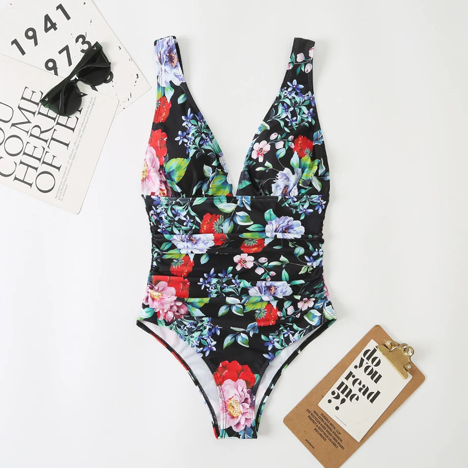 Diepe V-hals One-Piece Badpak voor Vrouwen met Hoge Beenuitsnijding en Flatterend Design voor Strand en Zwembad