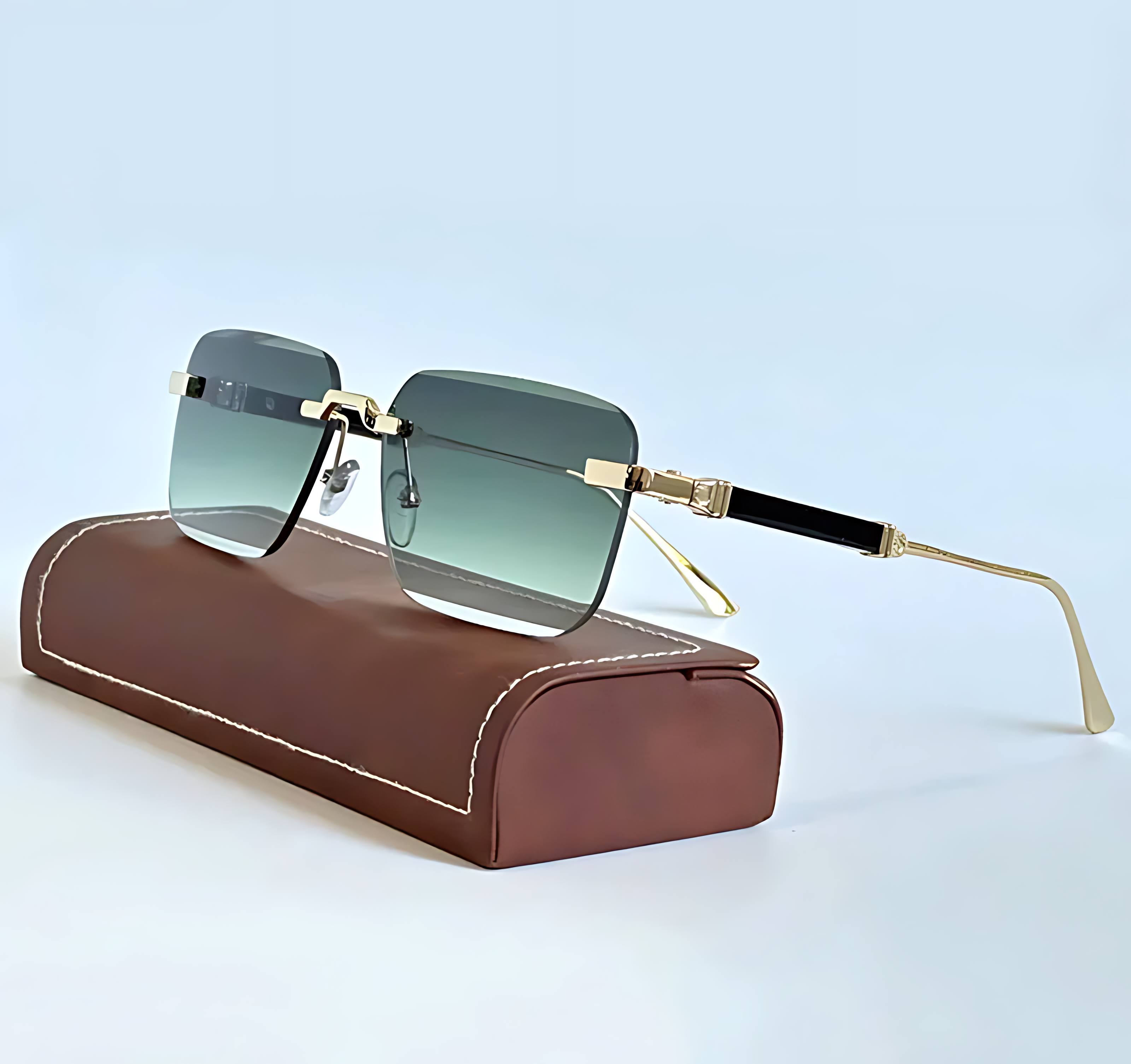 Lusso Visionnaire Rimloze Zonnebril Met Anti-Glare Groene Lenzen En Gouden Accenten