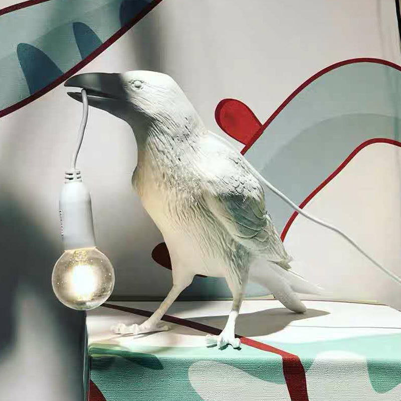 AvianGlow - Artistieke Resin Tafellamp voor Slaapkamer