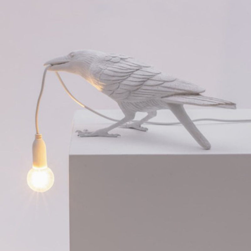 AvianGlow - Artistieke Resin Tafellamp voor Slaapkamer