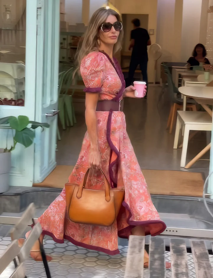 Maxi Jurk Roze Met Korte Mouwen Flatterend Tijdloos Ontwerp