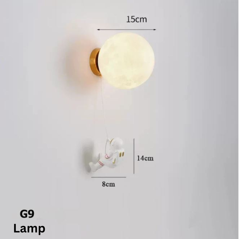 MoonVoyage - Maanvormige Astronaut Wandlamp