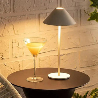 Darlœ  – Scandinavian Design Tafellamp met Warm Licht
