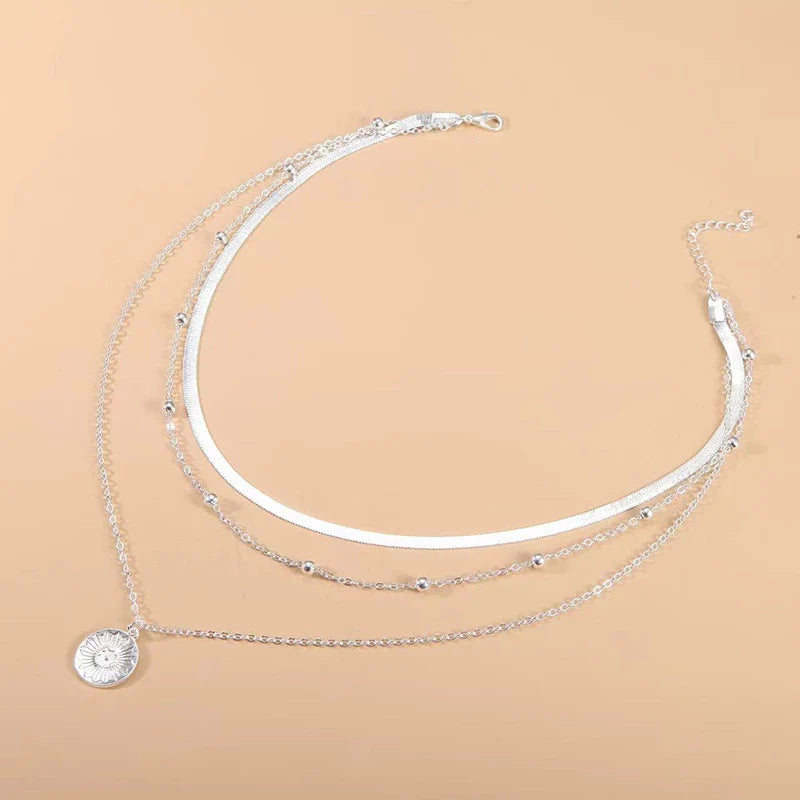 Zilveren Drievoudige Halsketting van Sterling Zilver Handgemaakt Elegante Dames Ketting met Sentimentele Waarde en Veelzijdig Ontwerp voor Diverse Gelegenheden