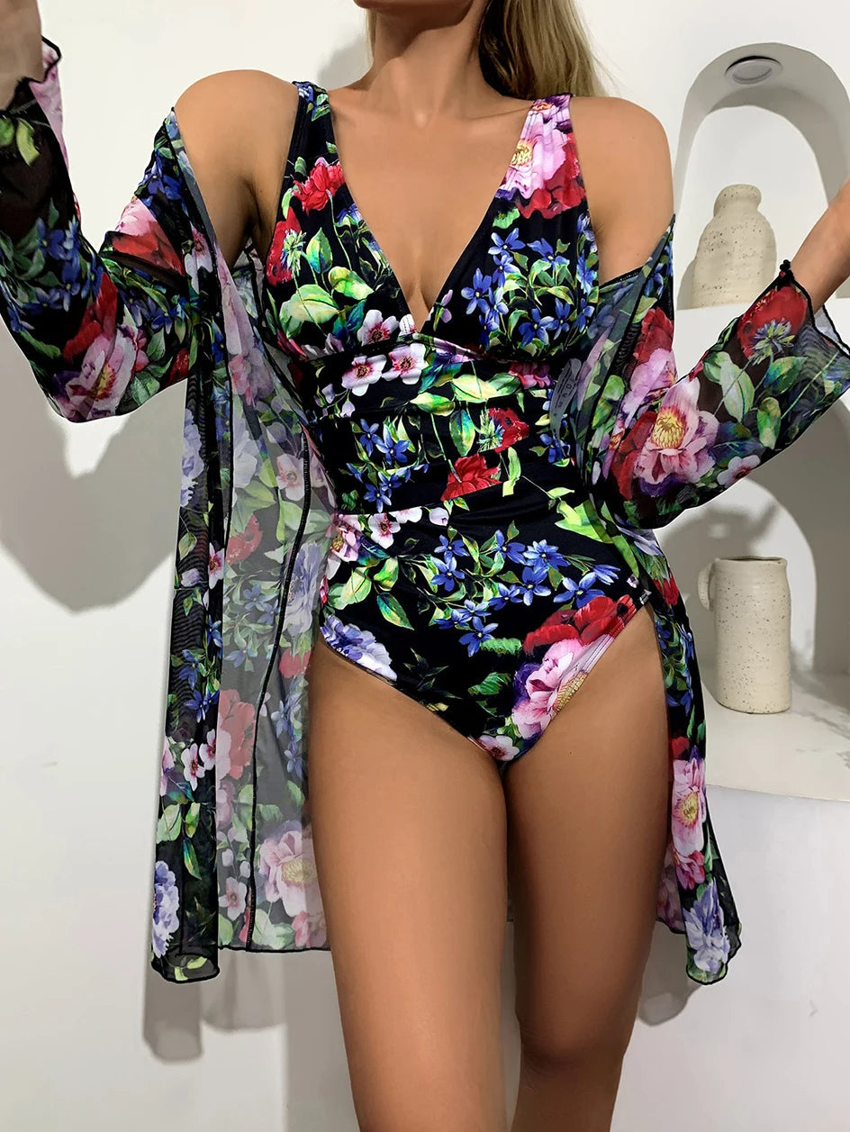 Diepe V-hals One-Piece Badpak voor Vrouwen met Hoge Beenuitsnijding en Flatterend Design voor Strand en Zwembad