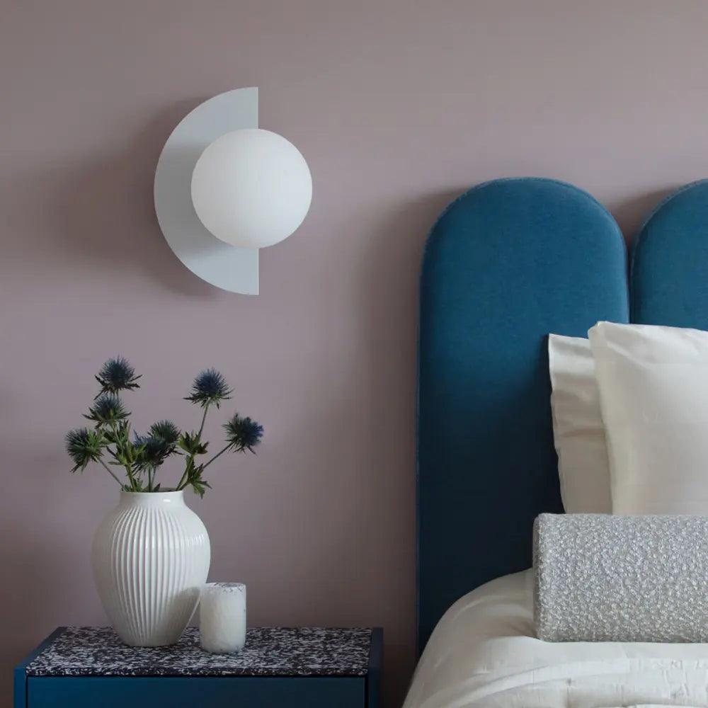 Mørk Cirkel Wandlamp – Minimalistische LED Wandlamp met Japanse Touch