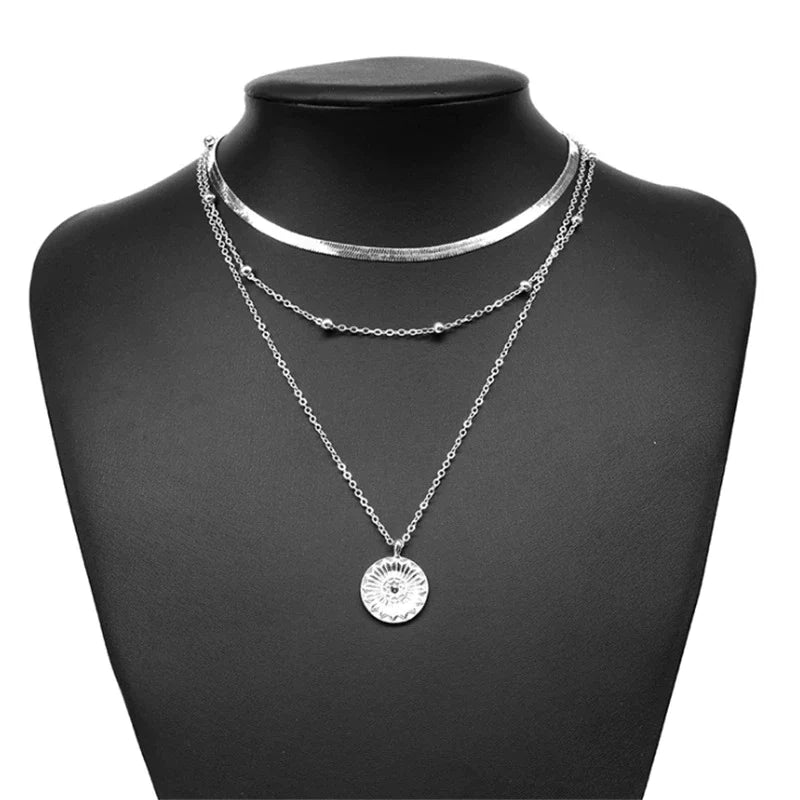 Zilveren Drievoudige Halsketting van Sterling Zilver Handgemaakt Elegante Dames Ketting met Sentimentele Waarde en Veelzijdig Ontwerp voor Diverse Gelegenheden