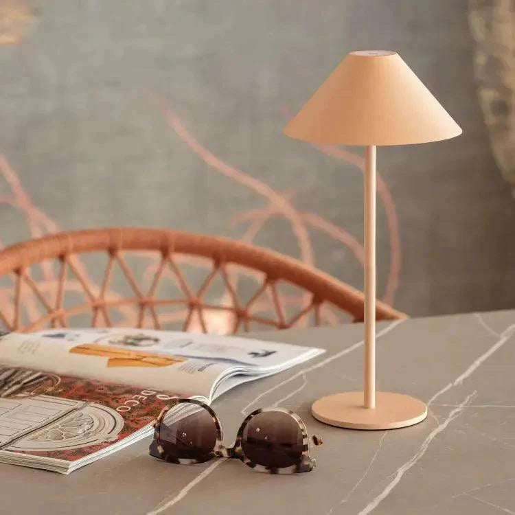 Darlœ  – Scandinavian Design Tafellamp met Warm Licht