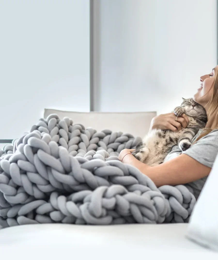 Chunky Knit Handmade Weighted Throw – Ultra-Cozy & Stylish Deken