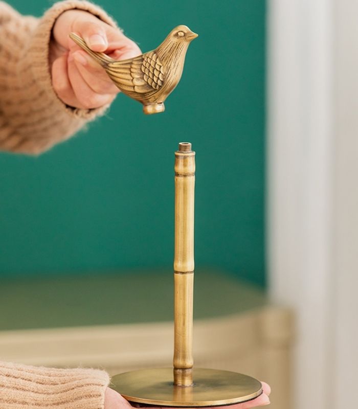Elegante papieren handdoekhouder van massief messing – charmant vogelontwerp