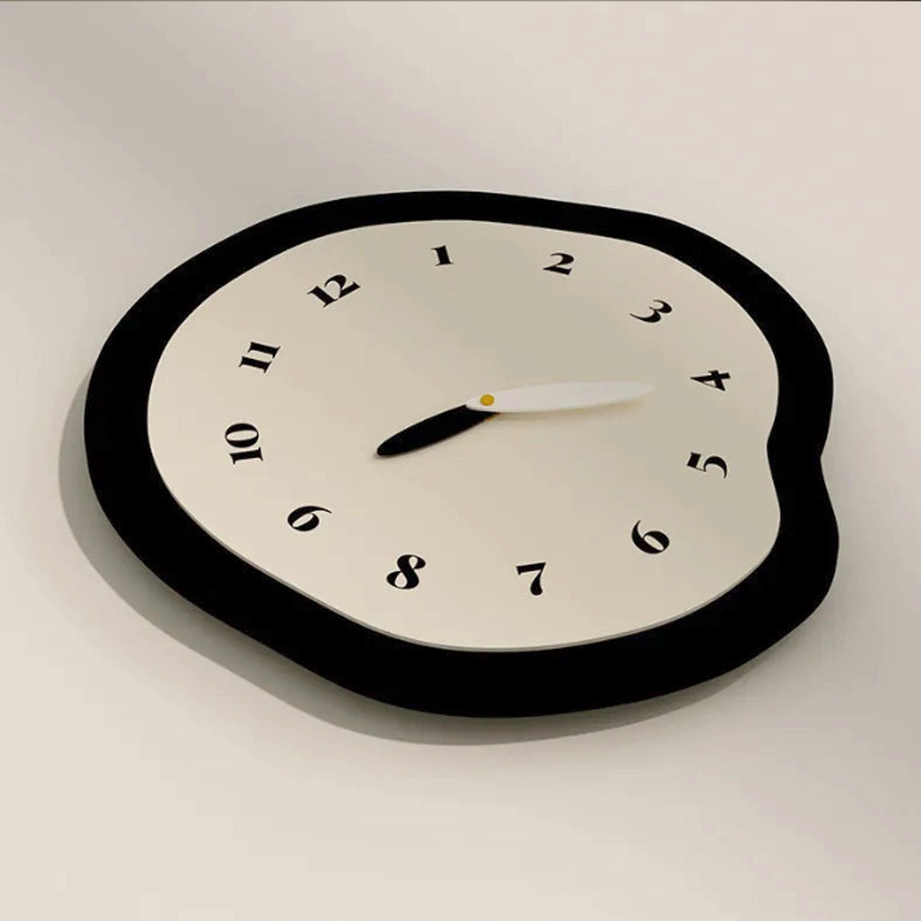 Abstract vervormde stille wandklok - modern minimalistisch slingerontwerp