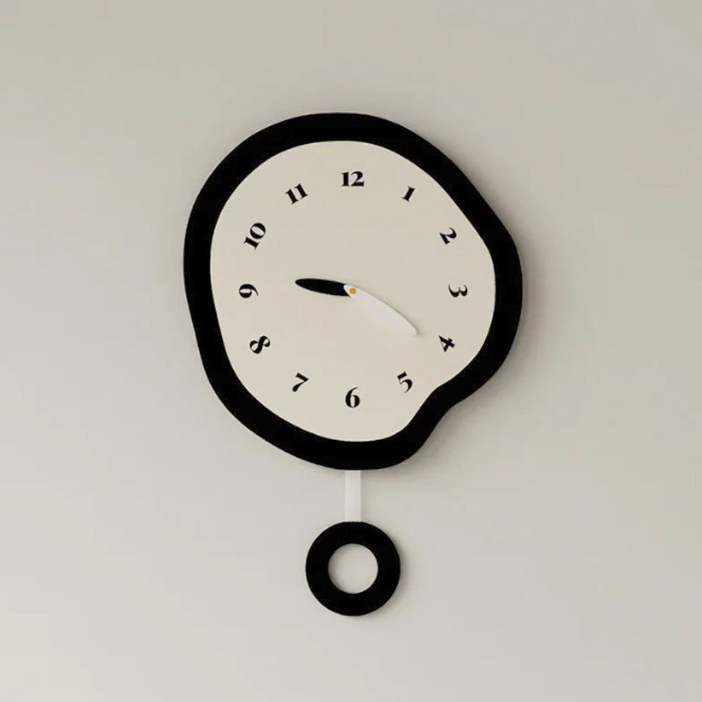 Abstract vervormde stille wandklok - modern minimalistisch slingerontwerp