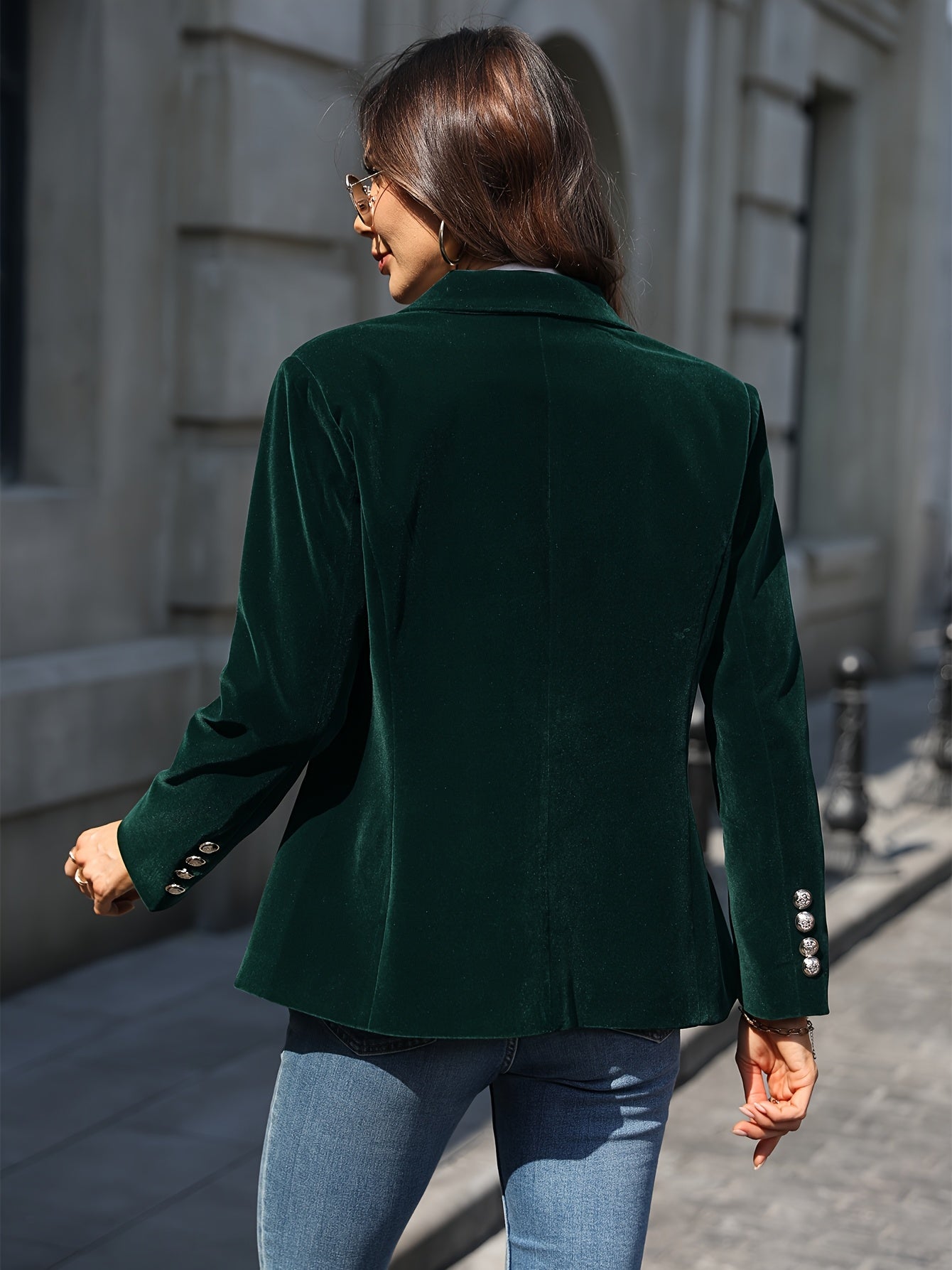 Addison - Fluwelen blazer met gouden knoopaccenten Tijdloze luxe met een modern randje 6