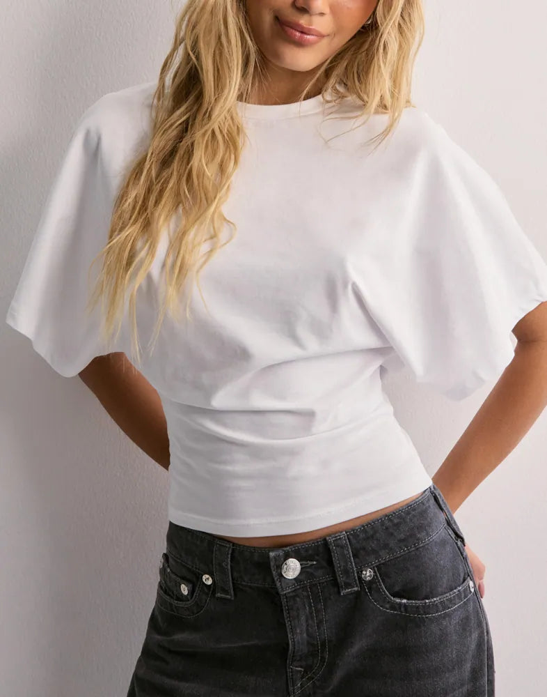 Amaya – Trendy T-shirt met Wijde Mouwen 0
