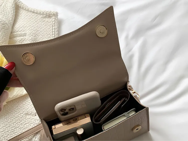 Handtas PU Leer Met Bovenhandvat En Stijlvolle Crossbodyband