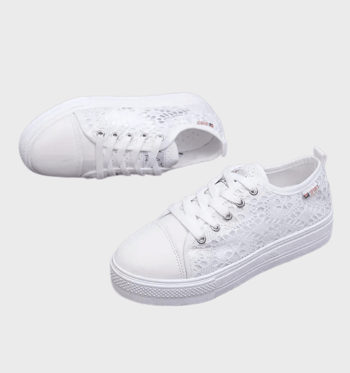 Witte Lage Sneakers met Veters en Elegant Ontwerp