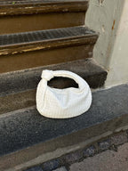Gevlochten Knoop Nepleer Medium Tas Met Handvat Voor Elegant en Modern Gebruik