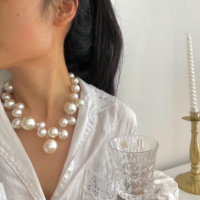 Parelmeisje Adembenemende Parelketting met Tijdloze Elegantie en Fitness-Tracker Functie in Luxe Hars Materiaal