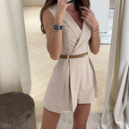 Dames Mouwloze Romper Met Wikkel V-Hals En Ceintuur Taille Voor Een Flatterende Pasvorm En Plissé Shorts Stijl