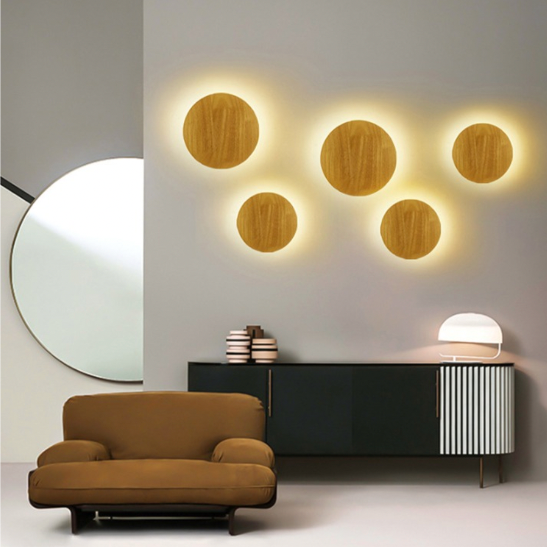 Scandinavische LED wandlamp in ovale houten vorm