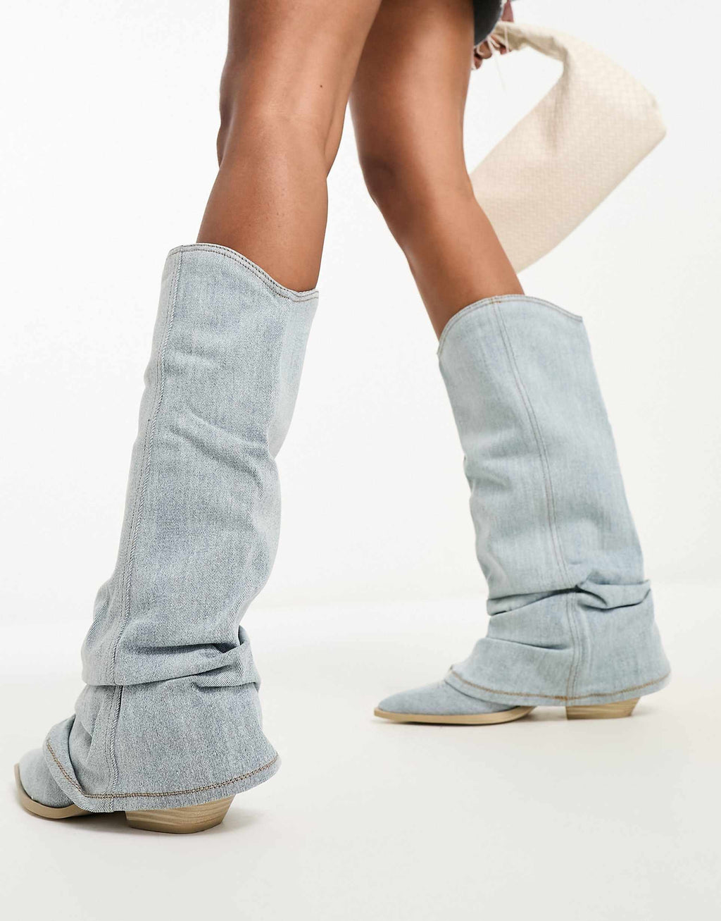 Casual Lichtblauwe Denim Boots met Oversized Schacht en Spitse Neus – Trendy Street Style Schoeisel