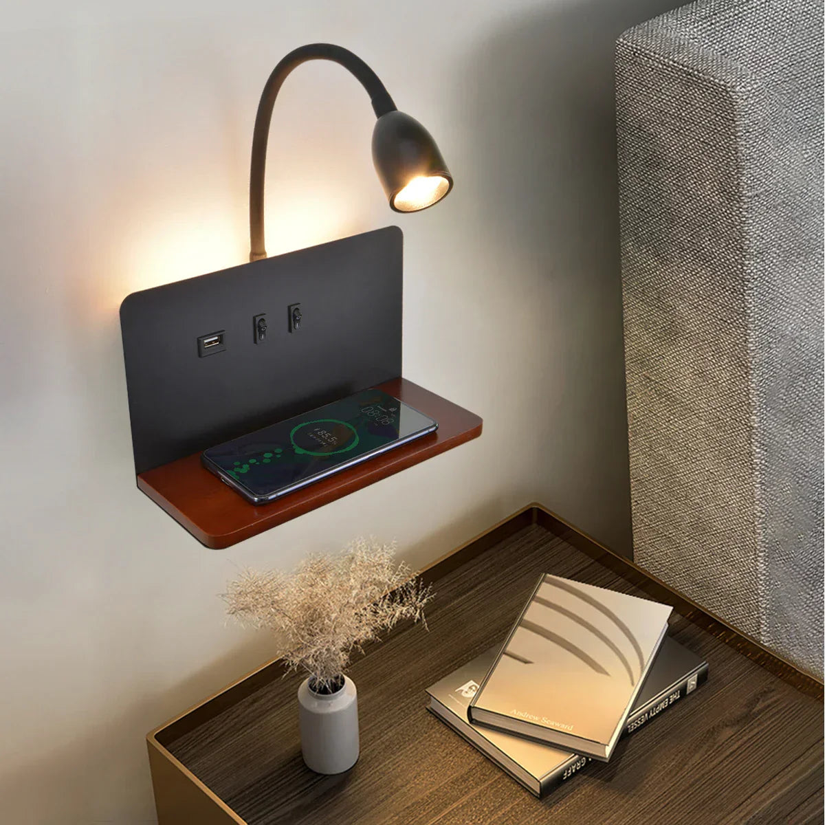 ChargeGlow | LED Wandlamp met USB-3