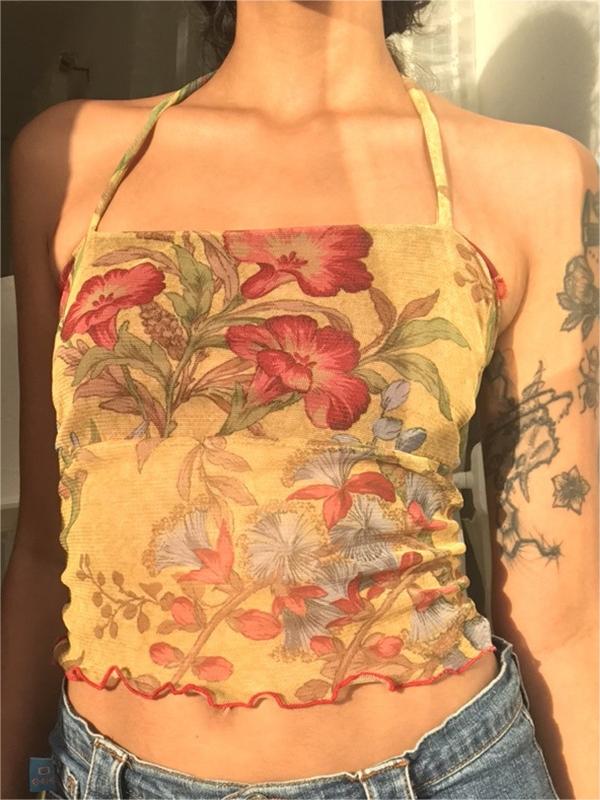 Crop top met bloemenpatroon en halternek van mesh 1