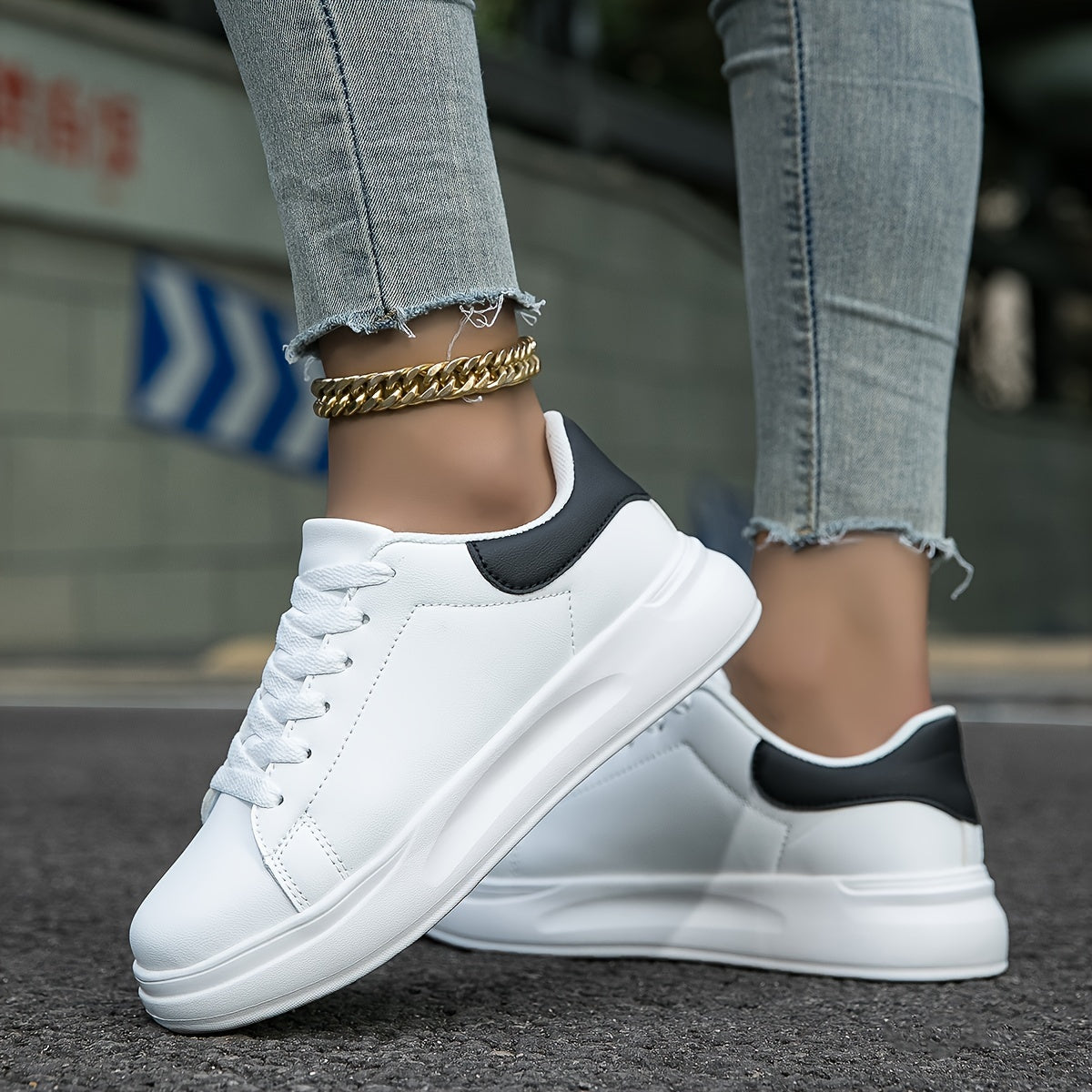 Dames strakke witte imitatieleren sneakers 9