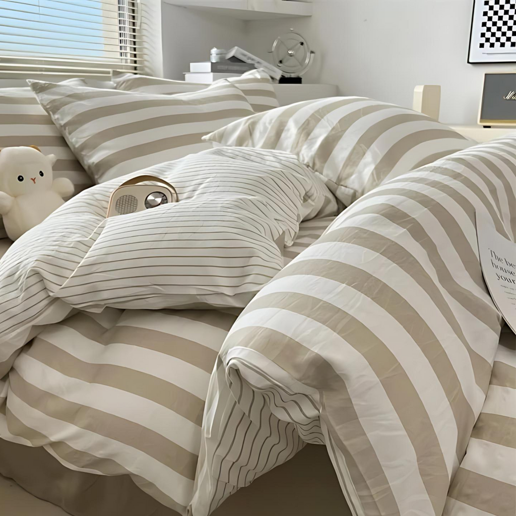 Elenorra Classic gestreepte beddengoedset 1