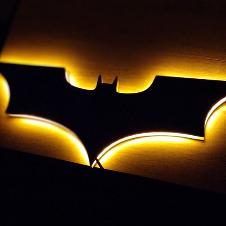 Batman LED Wandlamp met Draadloze Afstandsbediening en Kleurverandering