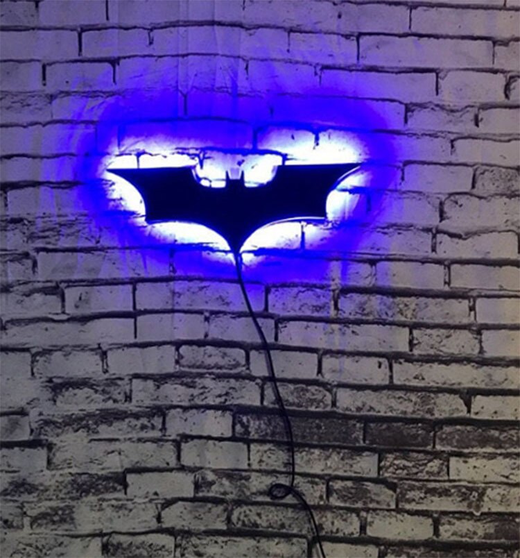 Batman LED Wandlamp met Draadloze Afstandsbediening en Kleurverandering