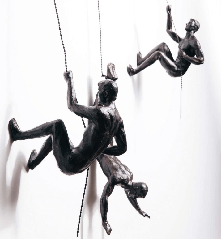 Klimmuursculptuur – PeakFigures 3