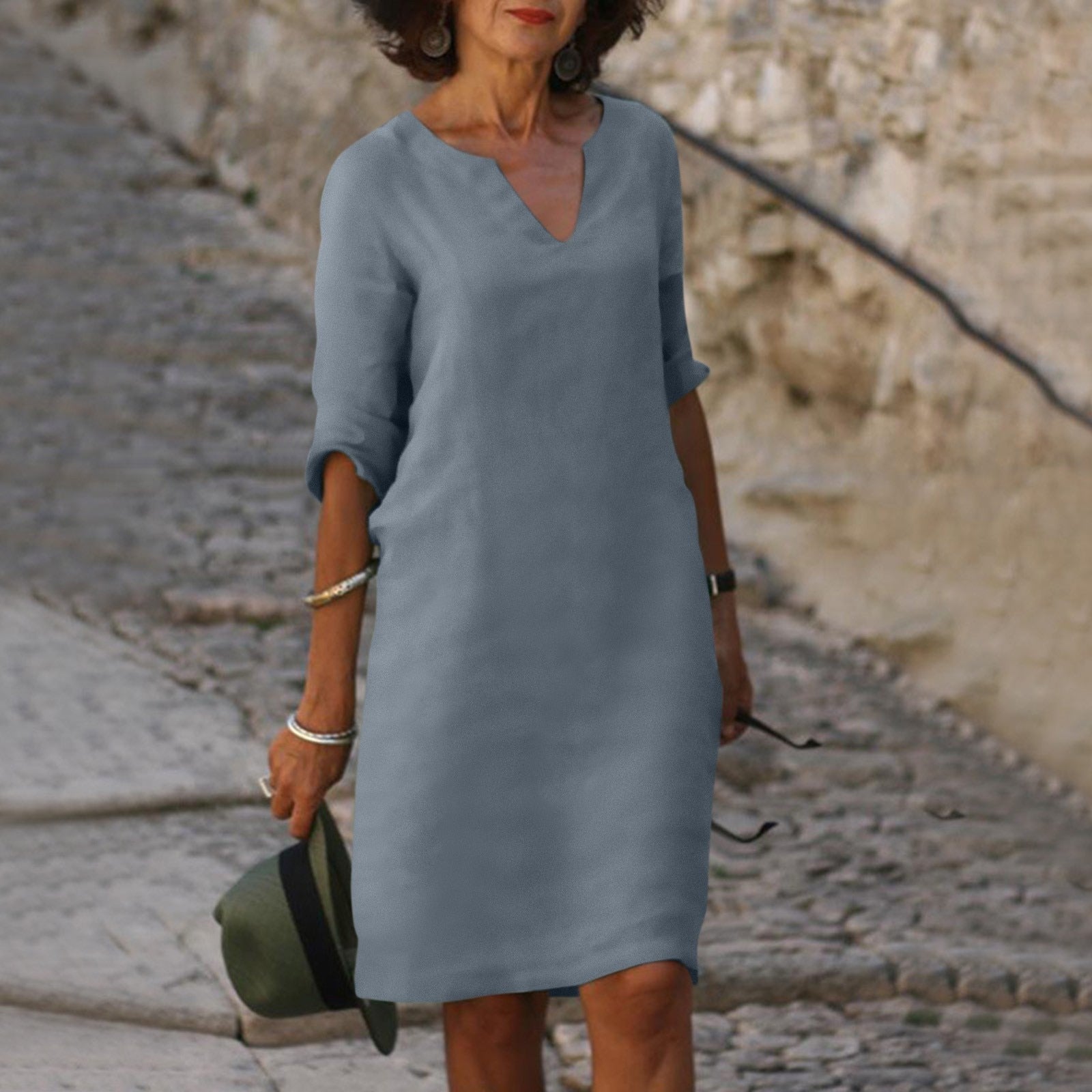 Vino Verfrissende Zomer Jurk met V-Hals en 3/4 Mouwen voor Casual en Elegante Looks