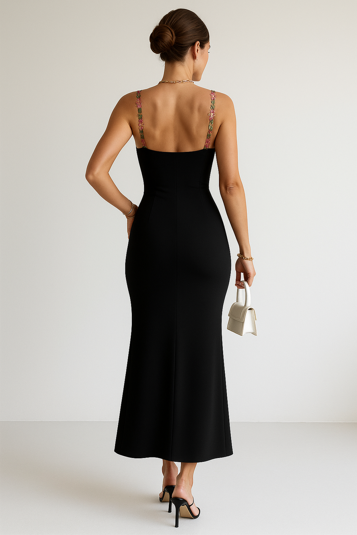 Maxi-jurk met geborduurde bloemen 4