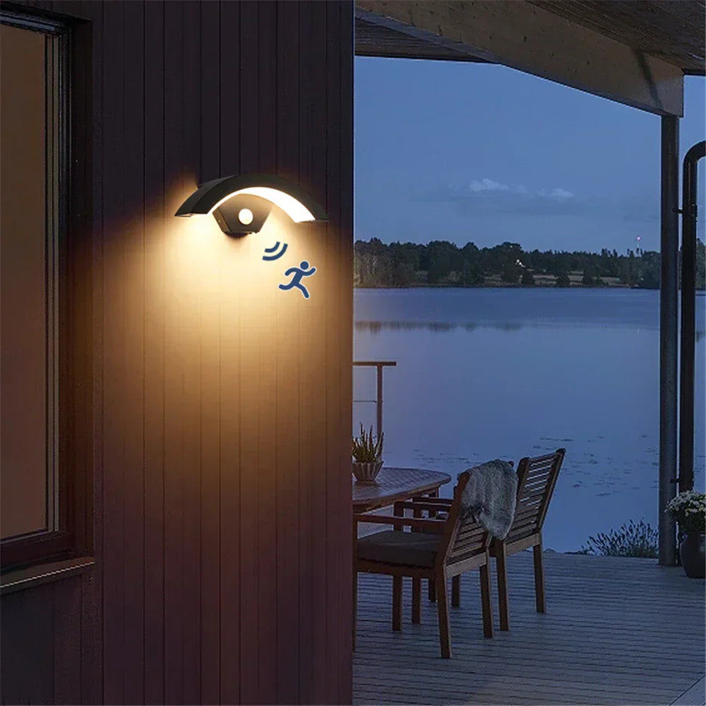 ClearLume - Elegante en Waterdichte LED Wandlamp