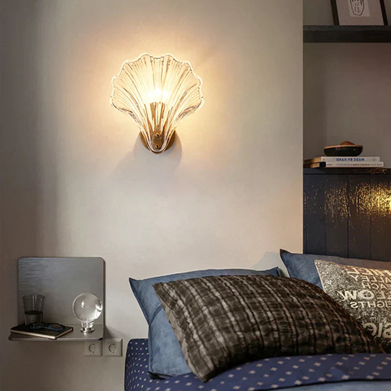Wandlamp Schelpvormig Van Glas Met Warme Verlichting
