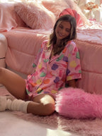 Chic Roze Hart Satijnen Pyjama Set met Elegante Knoopjes voor Dames