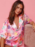 Chic Roze Hart Satijnen Pyjama Set met Elegante Knoopjes voor Dames
