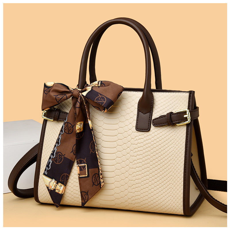 De Christy Handtas Vegan Leer Met Gouden Hardware En Afneembare Schouderband