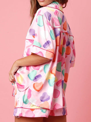 Chic Roze Hart Satijnen Pyjama Set met Elegante Knoopjes voor Dames